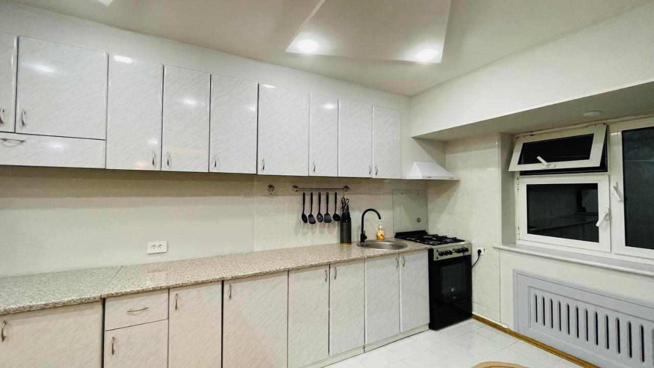 3-Bedroom Apartment On Ohunboboev Tasken Kültér fotó